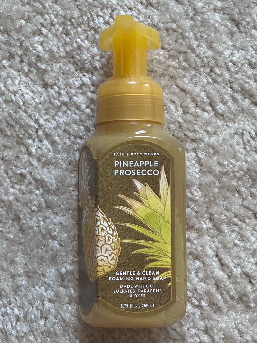 Bath & Body Works - Pineapple Prosecco Foaming Hand Soap